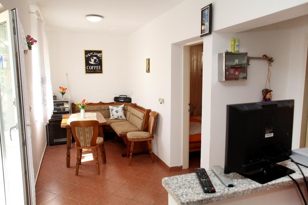 Apartments Jasmin Trogir Bagian luar foto