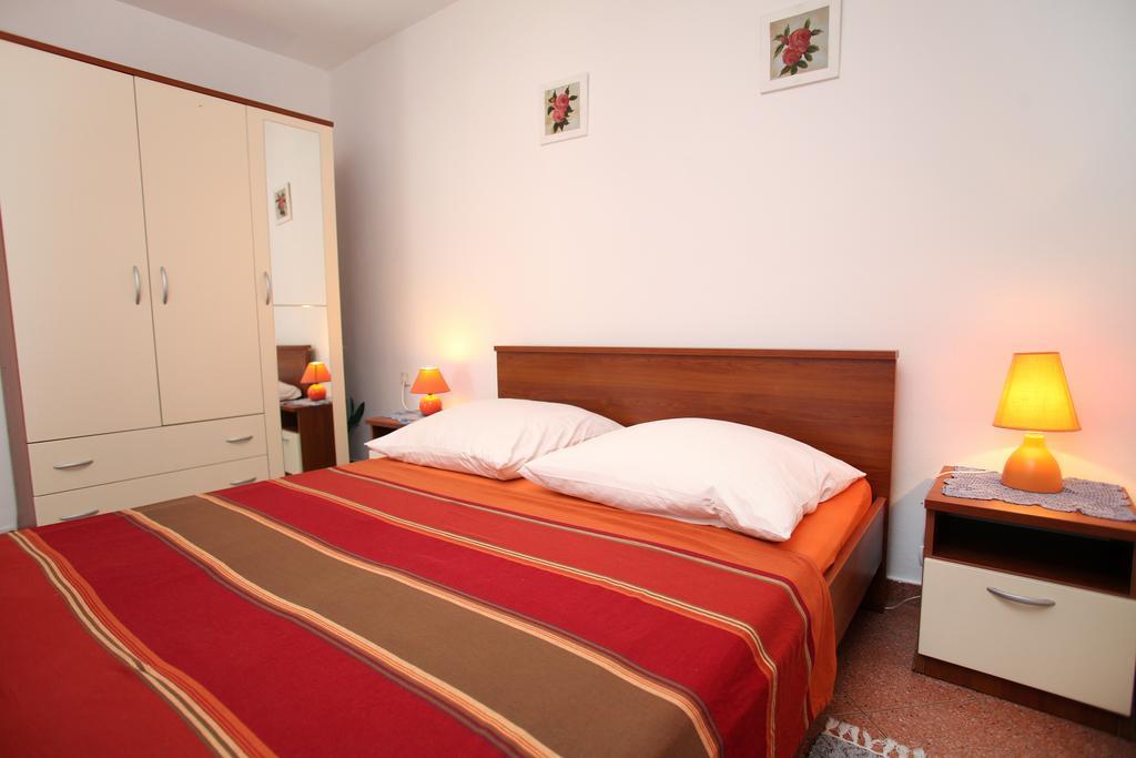 Apartments Jasmin Trogir Bagian luar foto