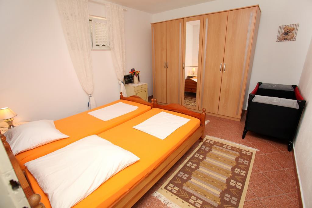 Apartments Jasmin Trogir Bagian luar foto
