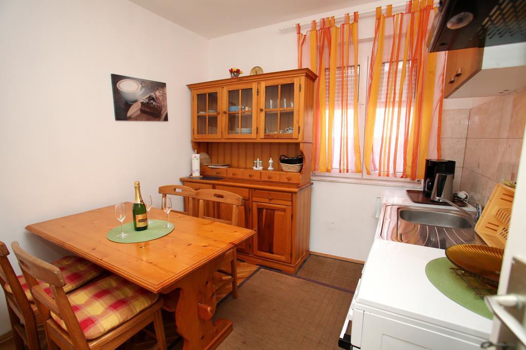 Apartments Jasmin Trogir Bagian luar foto