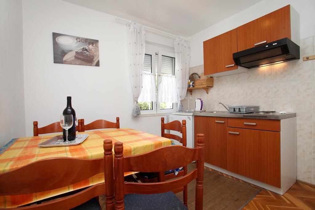 Apartments Jasmin Trogir Bagian luar foto